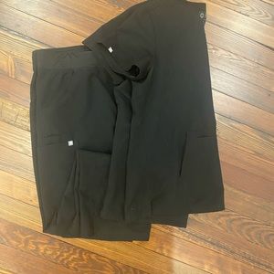 Figs Scrub Set in Black